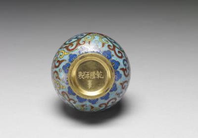 图片[3]-Copper vase in cloisonne enamels, Qing dynasty, Qianlong reign (1736-1795)-China Archive